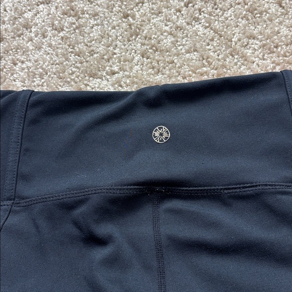 Lilly Pulitzer UPF 50 Luxletic Weekender High Rise Leggings Black - Picture 3 of 5